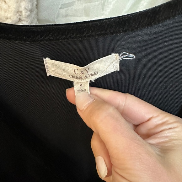 Chelsea & Violet black velvet dress - Picture 2 of 2